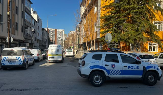 Annesini bıçaklayarak öldüren 17 yaşındaki sanığa 20 yıl hapis