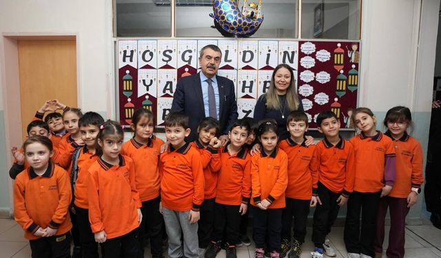 Bakan Tekin: 168 kişinin imzaladığı metinle ilgili suç duyurusunda bulunacağız