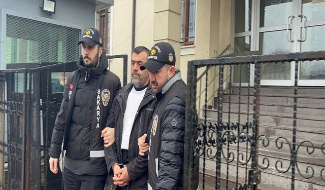 Emekli polisin, eşini ve emlakçıyı öldürdükten sonra kaçtığı anların görüntüleri ortaya çıktı