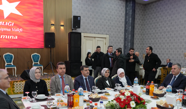 Ankara Valisi Şahin, Çubuk'ta şehit aileleri, gaziler ve engellilerle iftarda buluştu