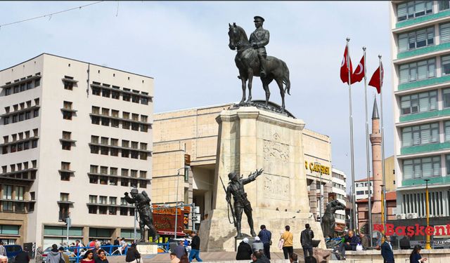 Ankara'da ağustos az bulutlu başlıyor