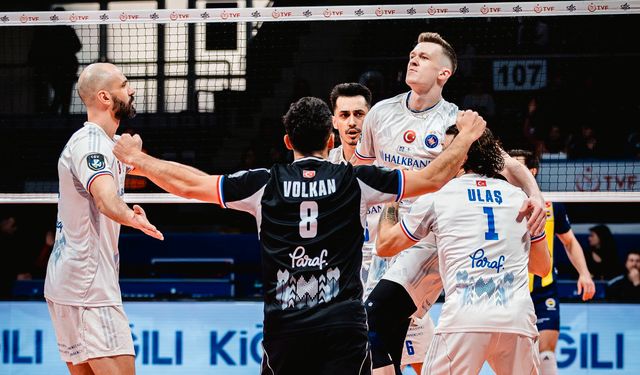 Halkbank Fenerbahçe'yi rahat geçti