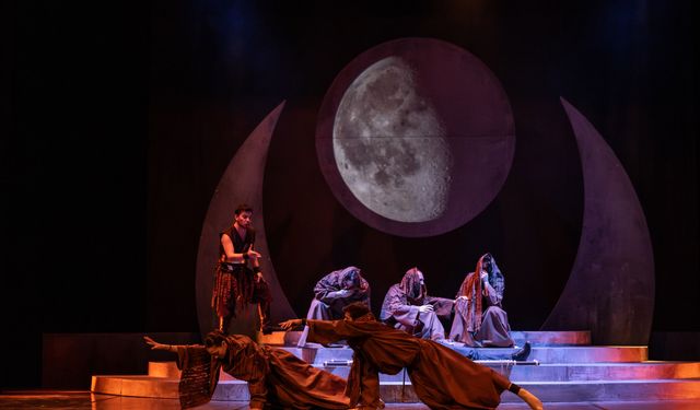 Çağdaş operanın iki yeni eseri 'Tehlikeli Oyun' ve 'Deli Dumrul' dünya prömiyerini yaptı