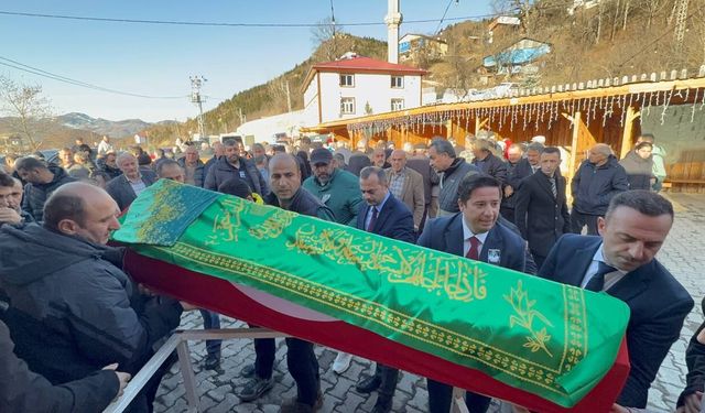 Kansere yenik düşen eski futbolcu, son yolculuğuna uğurlandı