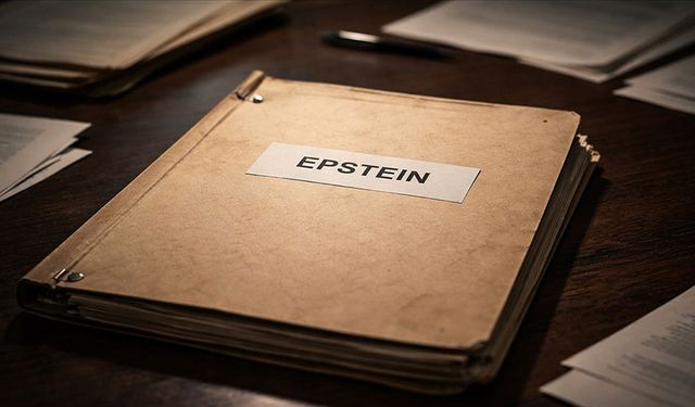 Epstein belgelerinde Ehud Barak imzasıyla kara tahtaya çizilmiş tartışmalı bir harita görüldü