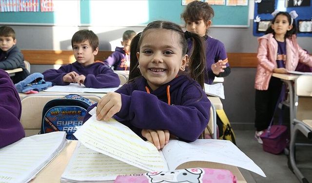 Okullarda yarıyıl tatilinin ardından ilk ders zili yarın çalacak