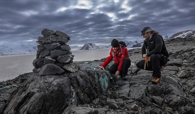 Türk ve Bulgar jeologlar Antarktika'nın milyonlarca yıllık jeolojik geçmişini araştırıyor