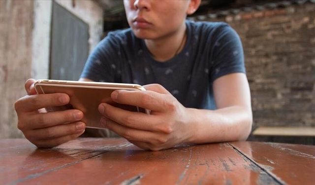 Dijital çağda çocuklar sanat maskesi altında cinsel imgelerle yetişkin dünyasına alet ediliyor