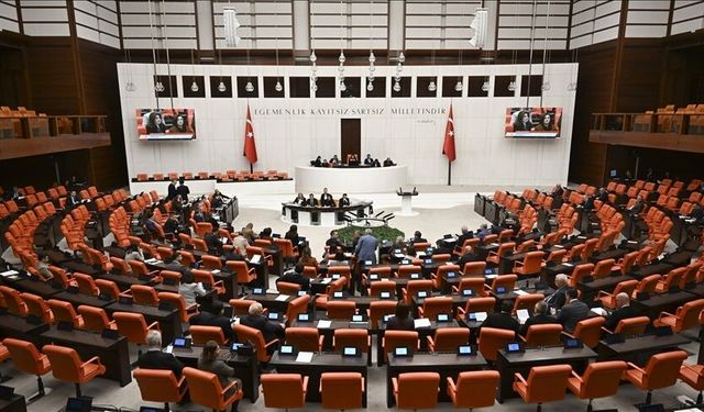 Trafik cezalarının artırılmasına yönelik düzenlemeleri de içeren kanun teklifi, TBMM Genel Kurulunda kabul edildi