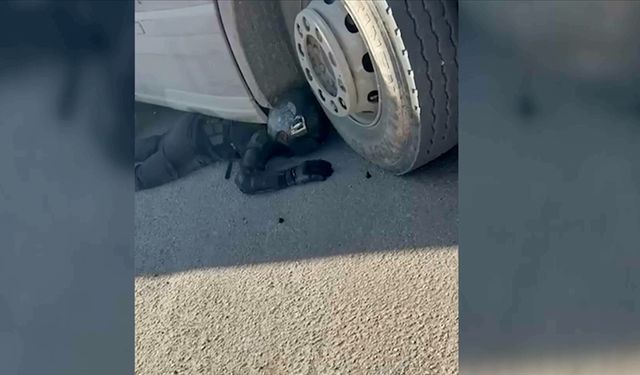 Kazada tırın altında sıkışan kurye yaşadıklarını anlattı