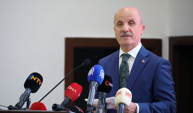 YÖK Başkanı Özvar: Vakıf üniversitelerinde de kontenjanlar düşürülecek