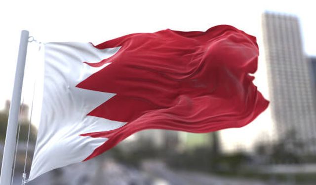 Bahreyn: İran'dan atılan 174 füze ve 391 İHA engellendi