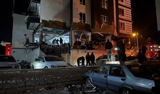 Bir apartmandaki doğal gaz patlamasında 12 kişi yaralandı