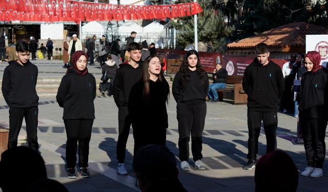 Başkentte İstiklal Marşı'nın Kabulü ve Mehmet Akif Ersoy'u Anma Günü etkinliği düzenlendi