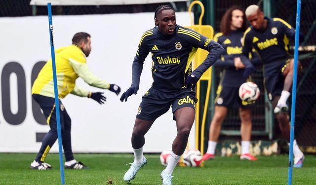 Fenerbahçe, günü çift antrenmanla tamamladı