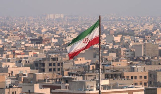 İran: Düşman tamamen teslim olana kadar savaşı sürdüreceğiz