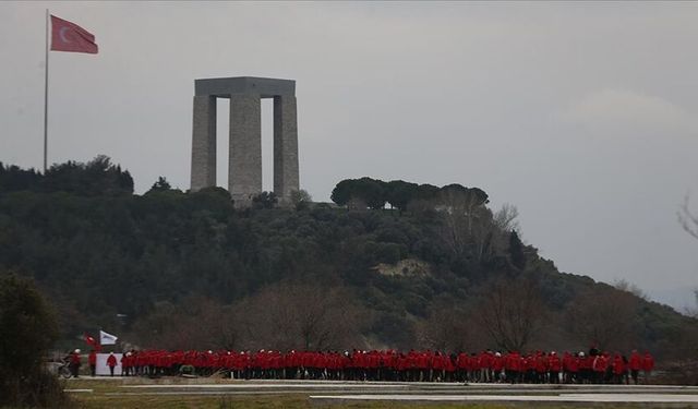AKUT ekipleri Gelibolu Yarımadası'nda şehitler anısına yürüyüş yaptı