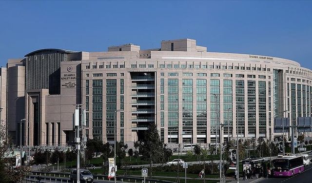 İstanbul'daki FETÖ operasyonunda yakalanan 17 şüpheli tutuklandı