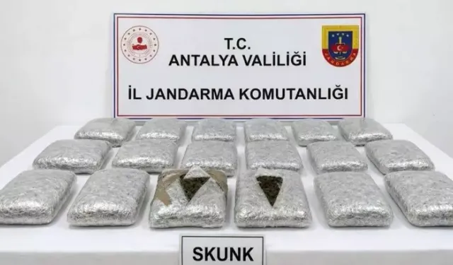 Araçta, 30 kilogram uyuşturucu ele geçirildi