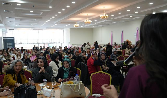 Keçiören Belediyesi’nden kadın sağlığına yönelik farkındalık semineri