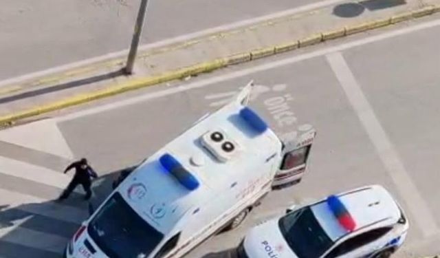 Lise öğrencileri arasında bıçaklı kavga; 1 yaralı