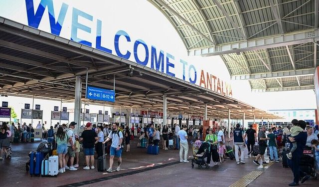 Antalya Havalimanı yılın ilk çeyreğinde 3 milyondan fazla yolcuya hizmet verdi