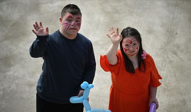 Düzce'de otizmli çocuklar, farkındalık günü etkinliklerinde eğlendi