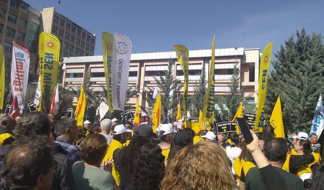 Taleplerimiz karşılanıncaya kadar bekleyeceğiz