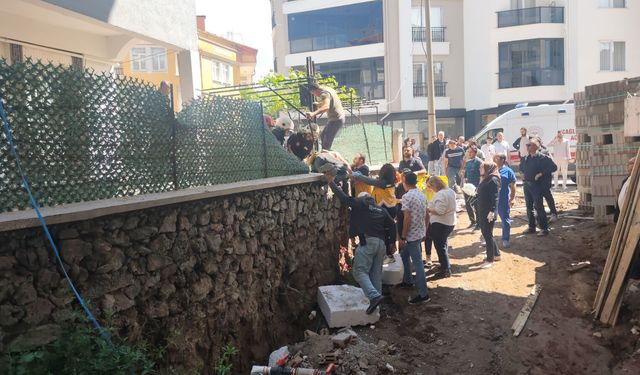 4’üncü kattan düşen işçi sırtına saplanan demirle hastaneye kaldırıldı