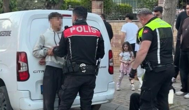 Kaçan motosiklet sürücüsü, kazadan sonra polise sarılıp ağladı