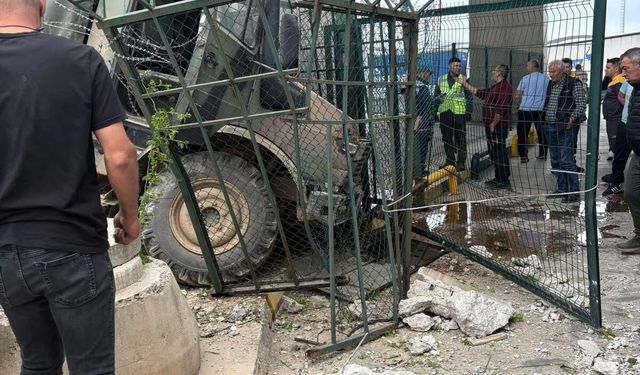 Hamzabeyli Sınır Kapısı'nda askeri araç duvara çarptı; 2 asker yaralı