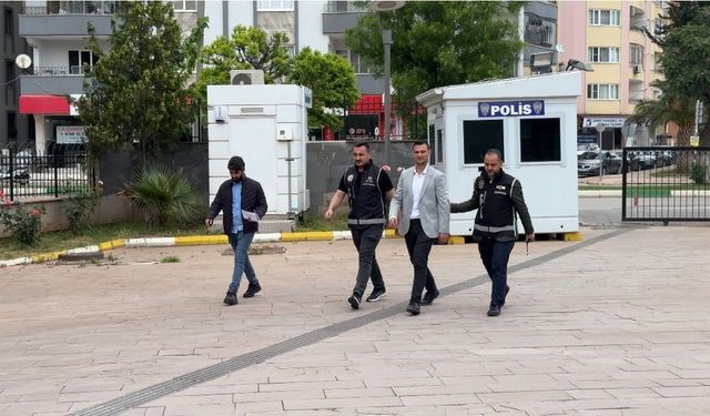 İstanbul merkezli 'rüşvet' soruşturmasında CHP'li il başkanı adliyede