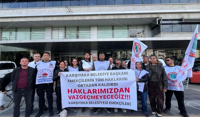 Karşıyaka Belediyesi'nde memur eylemleri akşam nöbeti ile devam ediyor