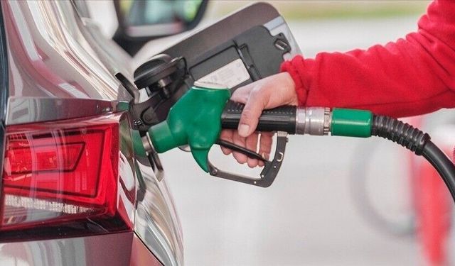Petrol fiyatları ABD-İran görüşmelerine ilişkin olumlu haber akışıyla yüzde 5 düştü