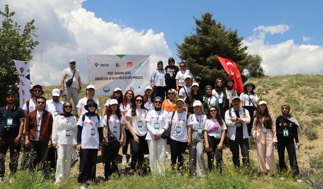 Üniversite öğrencileri TÜBİTAK destekli projeyle sahada eğitim görüyor