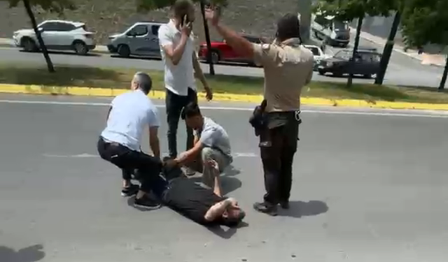 Adliye önünde tabanca ile vuruldu
