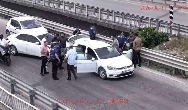 Cezaevi önünde 2 kişiyi yaralayıp, otomobil gasbeden şüpheliler yakalandı