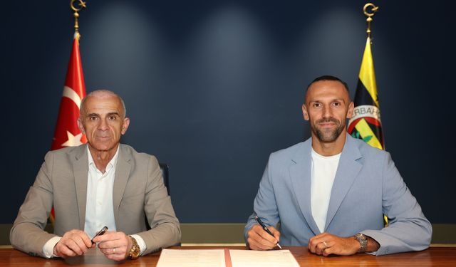 Fenerbahçe, Vedat Muriqi ile 3 yıllık sözleşme imzaladı