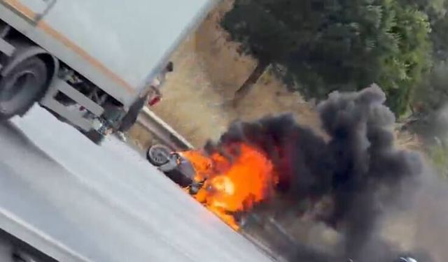 Gaziosmanpaşa'da yanan motosiklet demir yığınına döndü