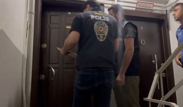 Sahte dolarları ATM’lerden sisteme sokup haksız kazanç sağlayan şebekeye operasyon