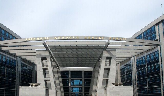 İstanbul merkezli "şike" operasyonunda yakalanan 82 zanlı adliyede