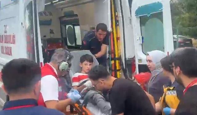 Çorum'da kapıya sıkışan çocuğun parmağı koptu; ambulans helikopterle Ankara'ya sevk edildi