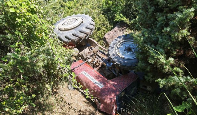 Dere yatağına devrilen traktörün sürücüsü öldü