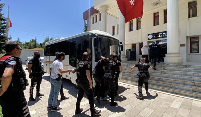 Durak başkanının öldüğü kavgaya ilişkin gözaltına alınan 18 şüphelisi adliyede
