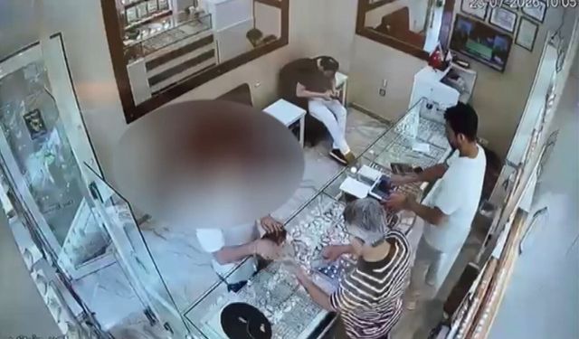 Çalıştığı kuyumcudan 300 tam altın çalan şüpheli kamerada