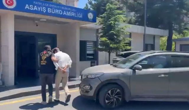 Fatih'te turiste sarkıntılık yapan şüpheli gözaltına alındı