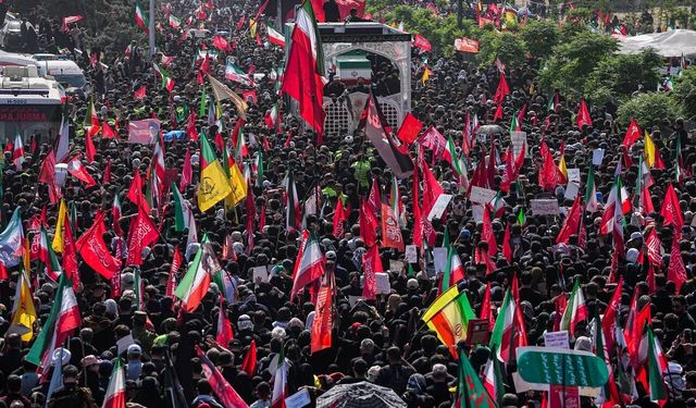Hamaney için Kum kentinde cenaze töreni düzenlendi