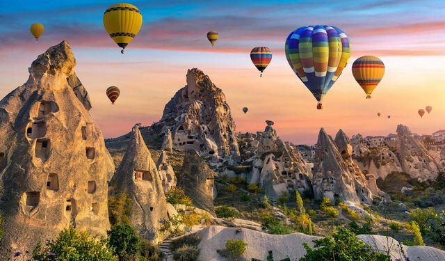 Kapadokya'da balon turuna 2 günlük rüzgar molası
