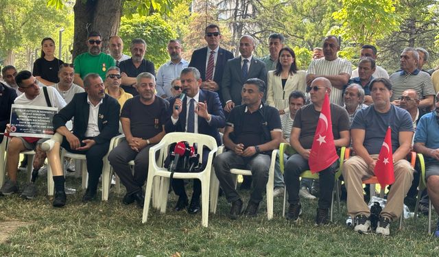 Özgür Özel'den şehit aileleri ile gazilerin oturma eylemine destek