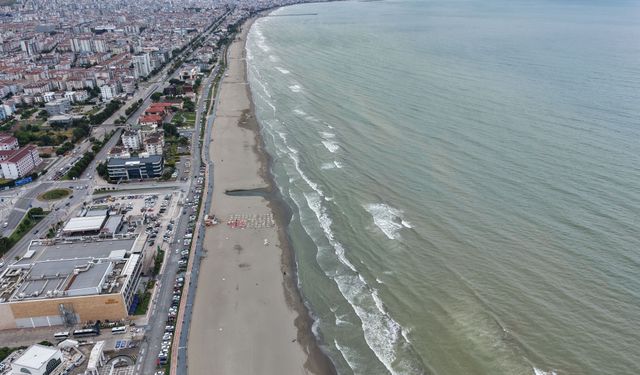 Samsun'da denize girmek yasaklandı, sahil şeridi dronla görüntülendi